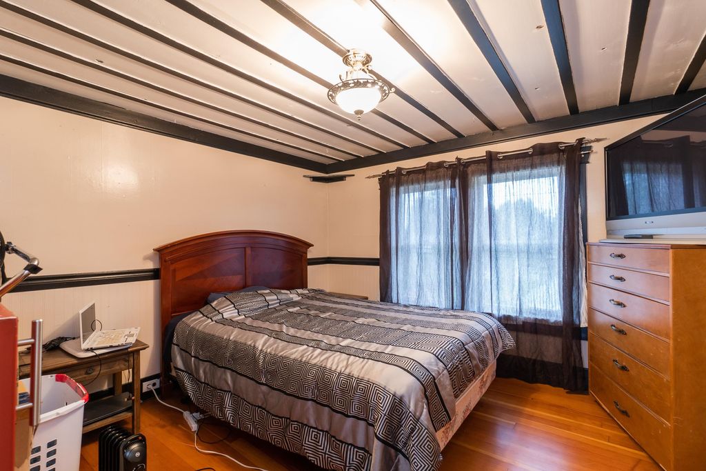 listing image 1109744855169296475