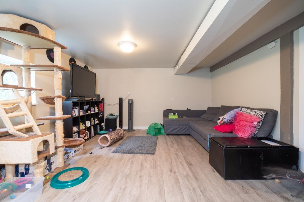 listing image 1100067524207873807