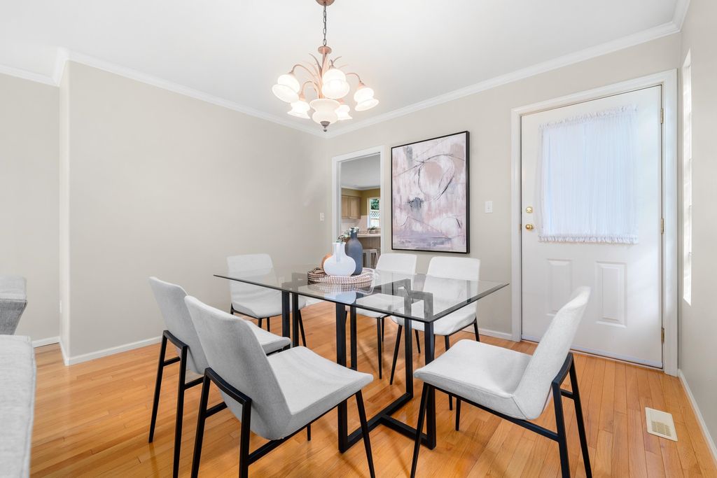 listing image 1100975144257519630