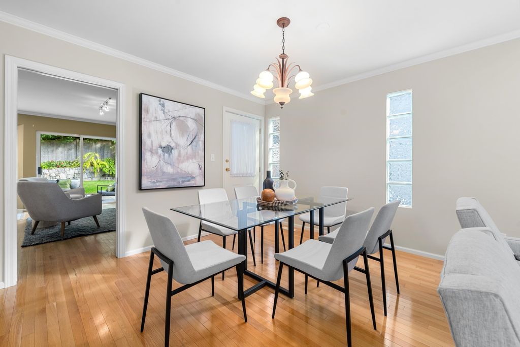 listing image 1105048049407611982