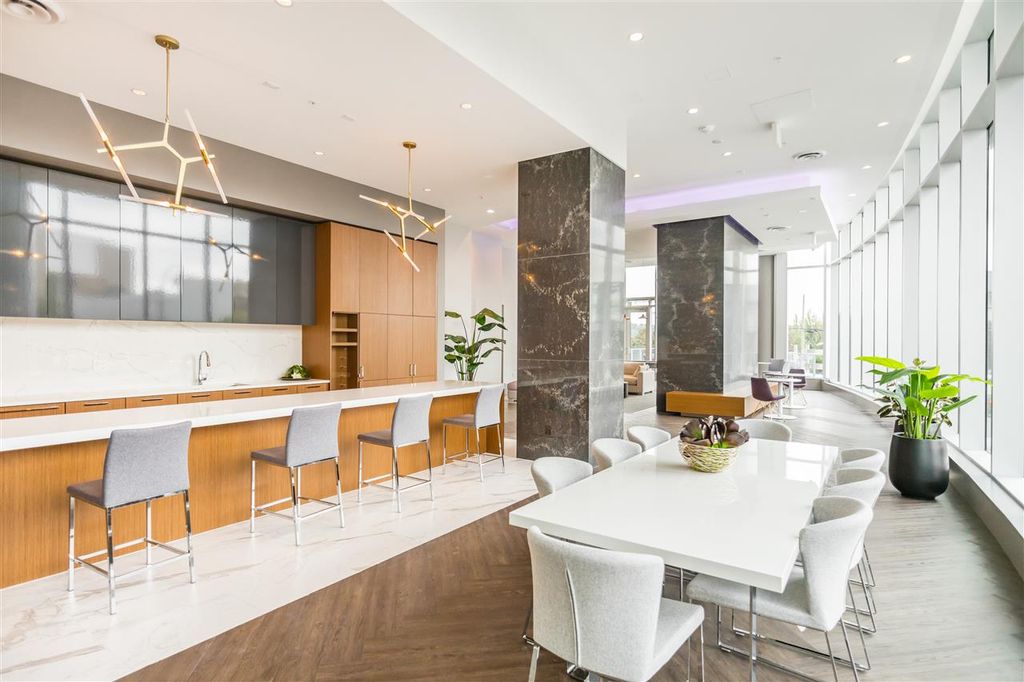 listing image 1100190834451190517