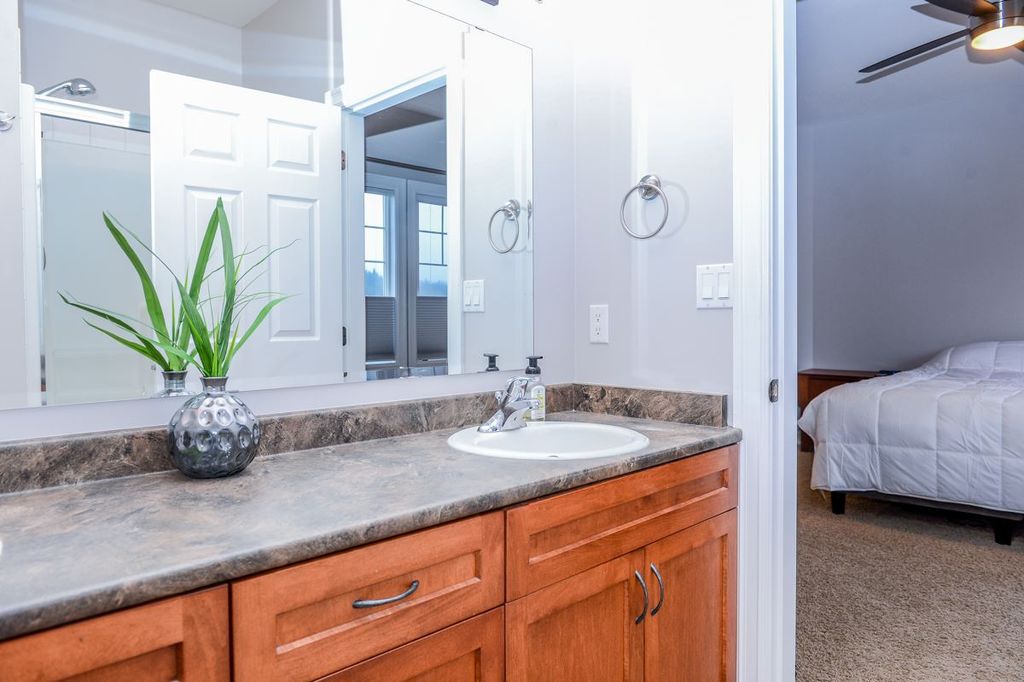listing image 1106092622479498685