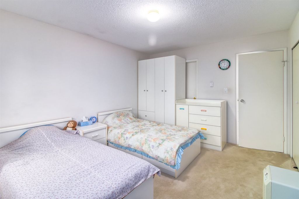 listing image 1102921559749232925