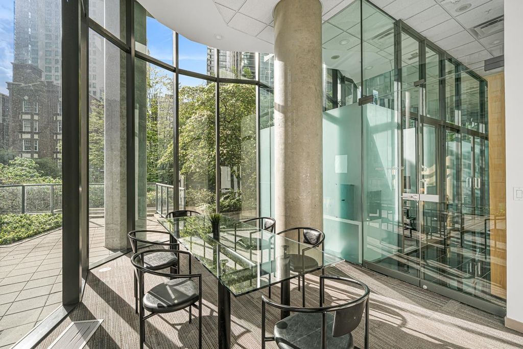 listing image 1104838133844390547