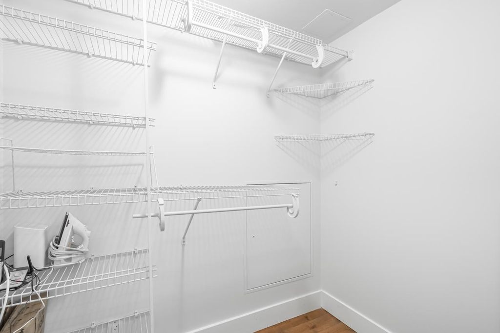 listing image 1105091128527112450