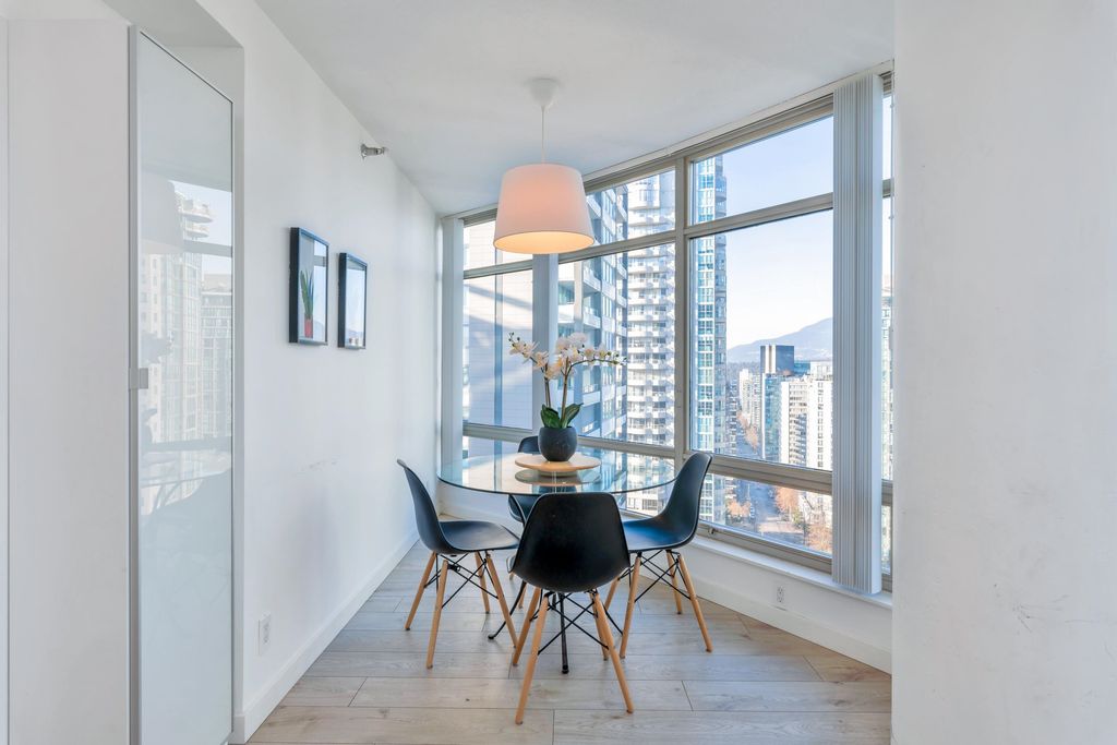 listing image 1103610396395868047