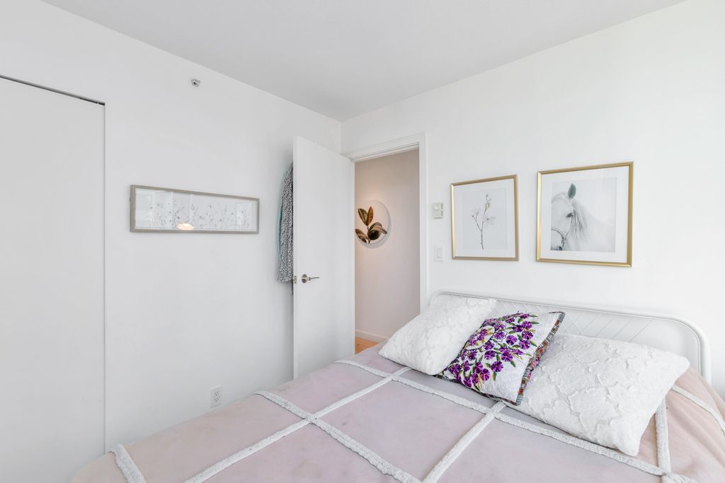 listing image 1109498803553889562