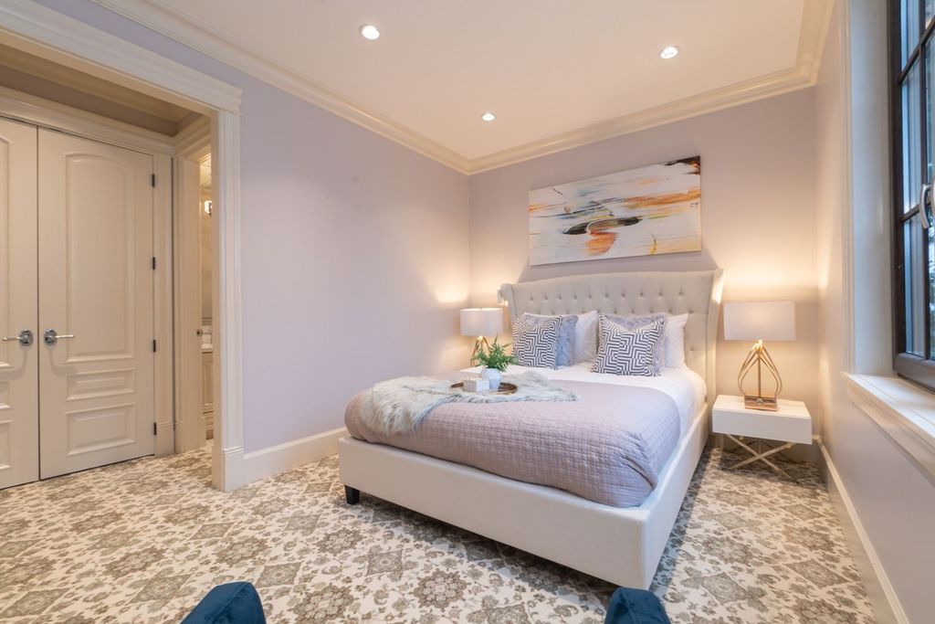 listing image 1104523380735839879
