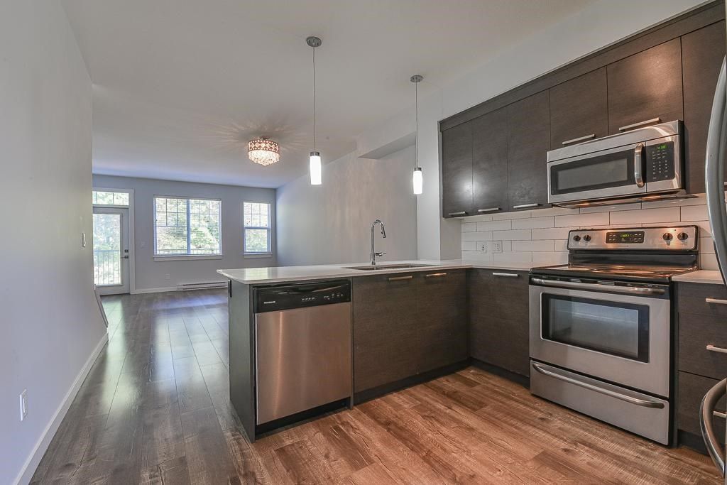 listing image 1108171152317384063