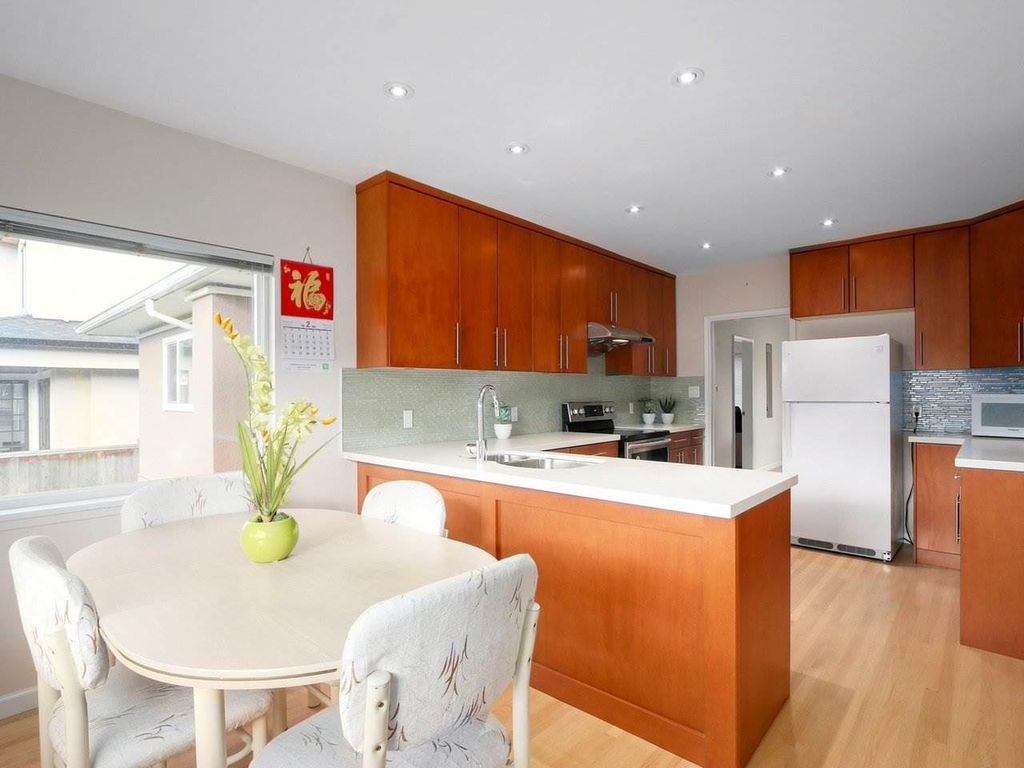 listing image 1109509300192876675