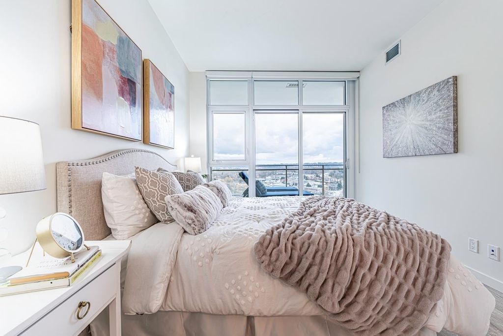 listing image 1100962923237952121