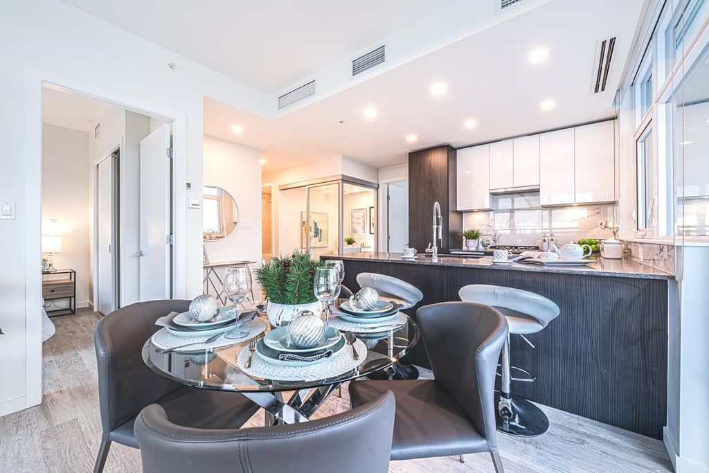 listing image 1109960442037671757