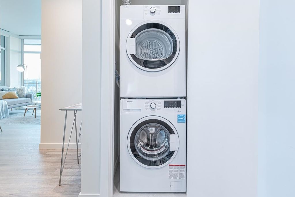 listing image 1104721934372182622