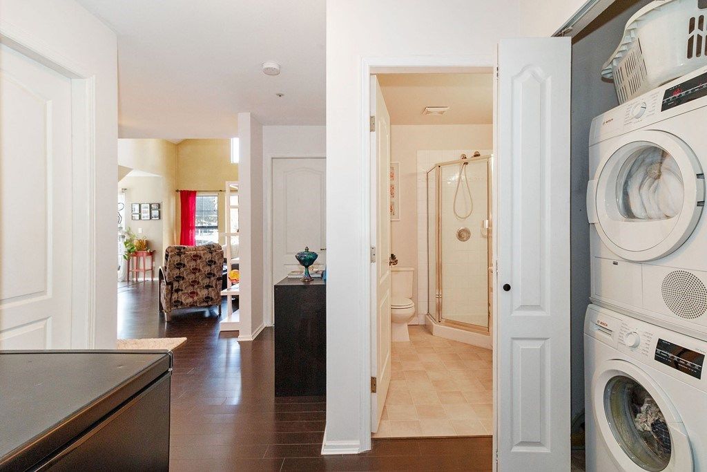 listing image 1105521094115498437