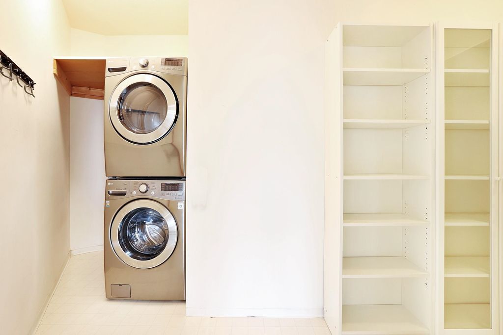 listing image 1100892879713999126