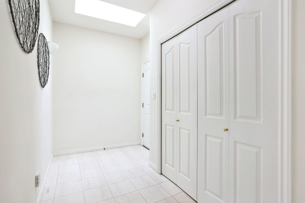 listing image 1108729857294459967