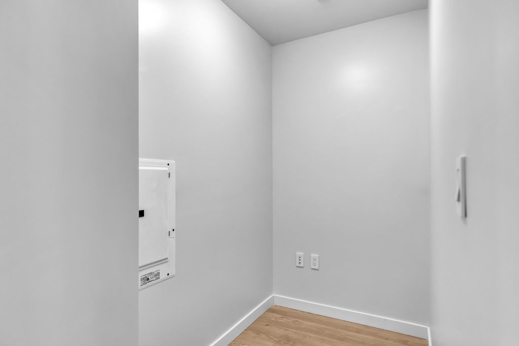listing image 1106357911544088674