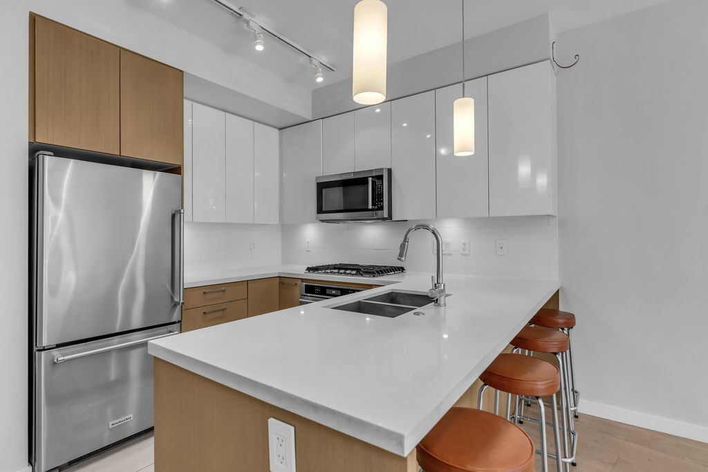 listing image 1105617229258097773