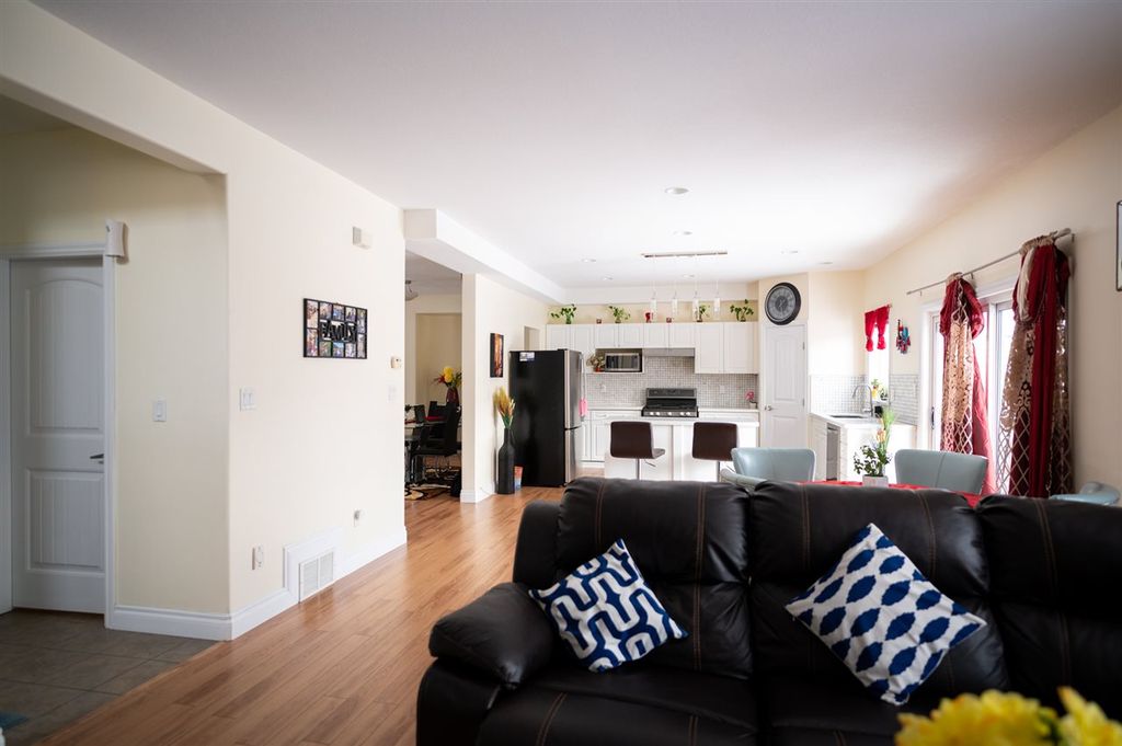 listing image 1102846922417943114