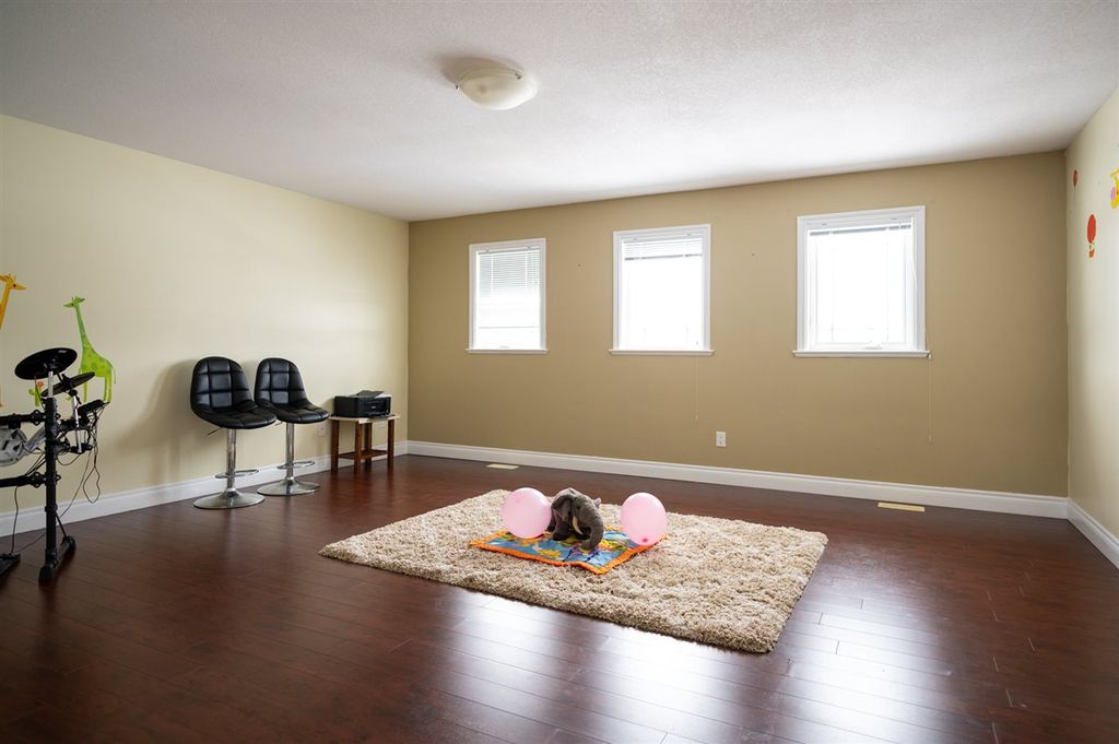 listing image 1109524487508410913