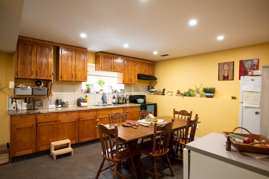 listing image 1108409540992457631