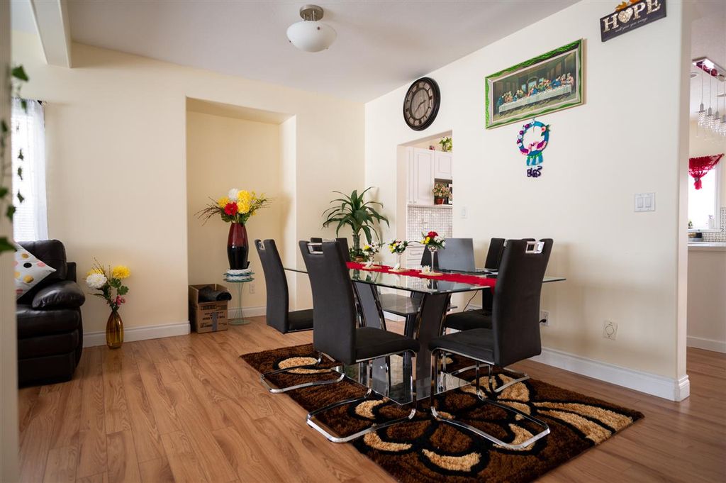 listing image 1100251532615254529