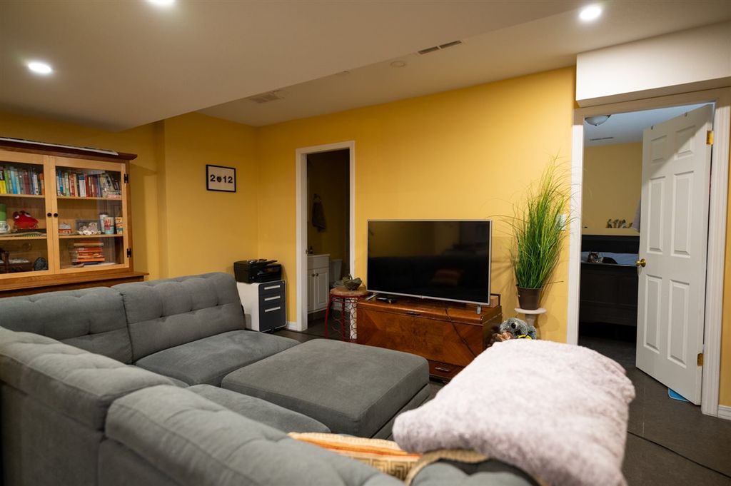 listing image 1107402532561098934