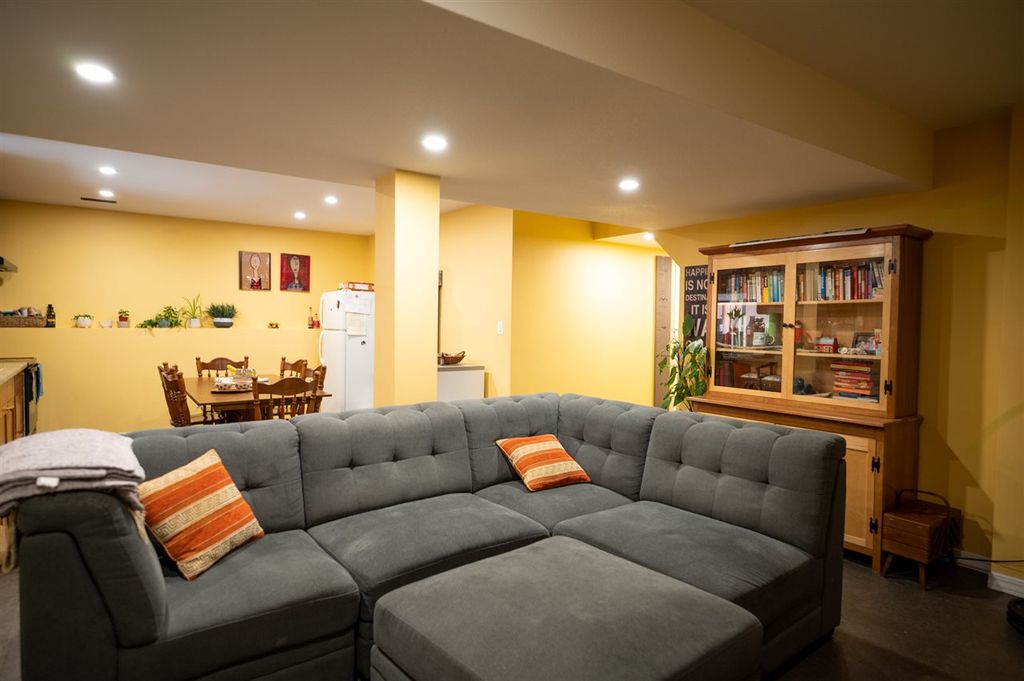 listing image 1103651253528439887