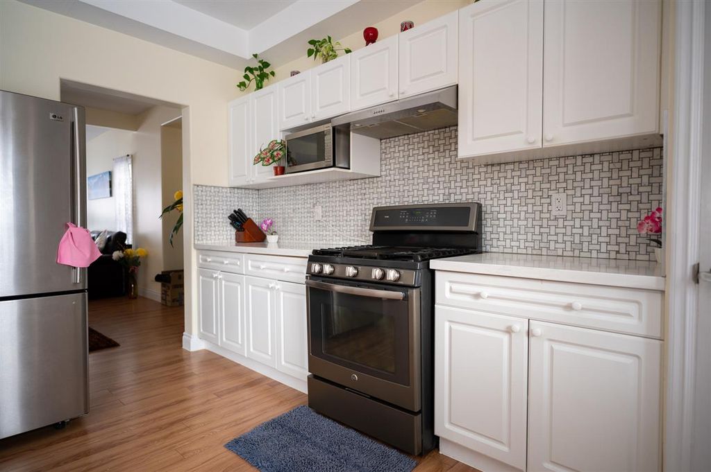 listing image 1107407913716757846