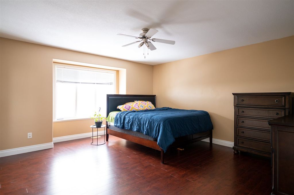 listing image 1103519163203296953