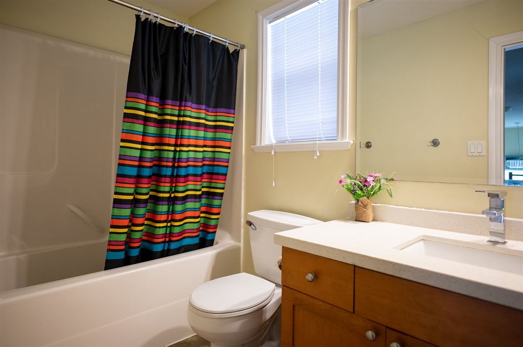 listing image 1106058229581682405