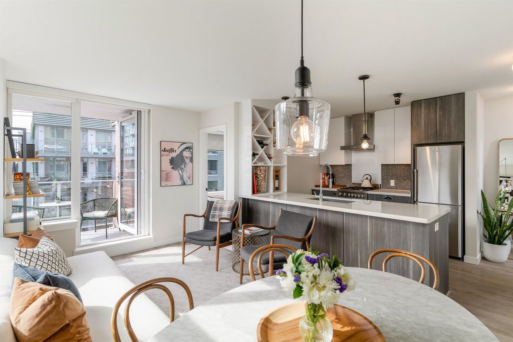 listing image 1104184815242086360