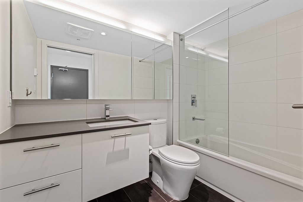 listing image 1106372053731381131