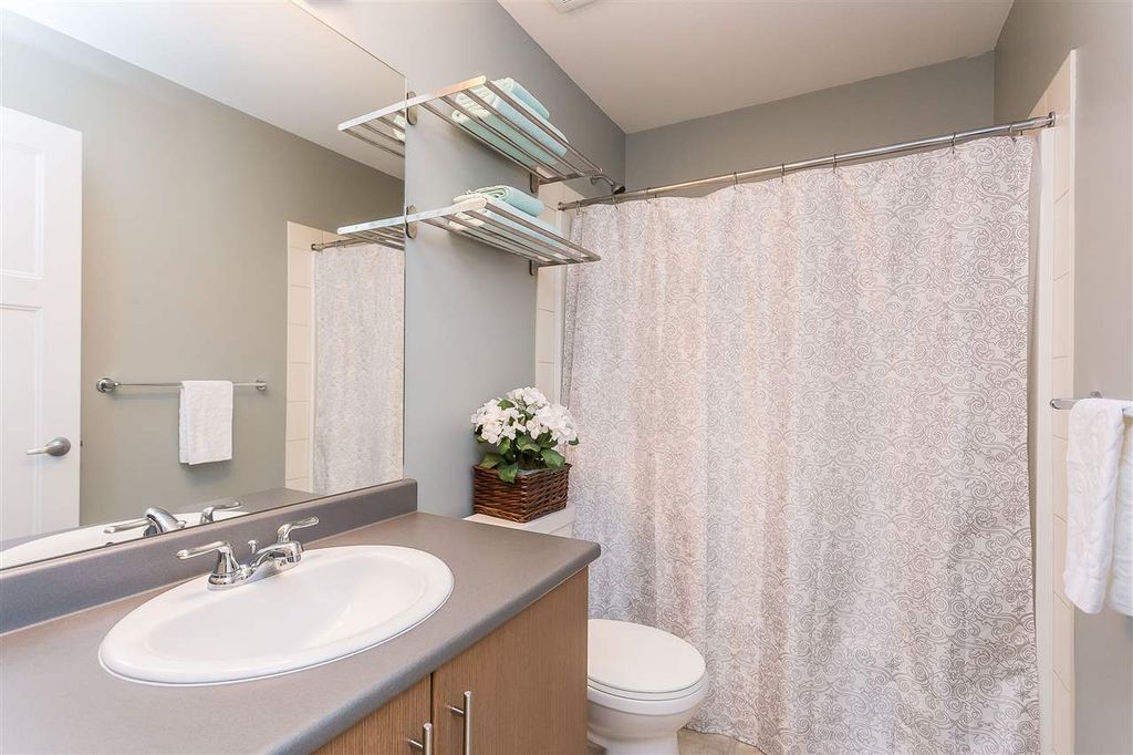 listing image 1104095946950201633