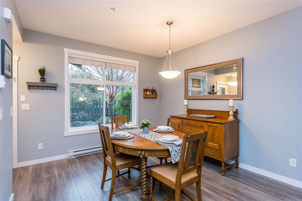 listing image 1104653270030881248