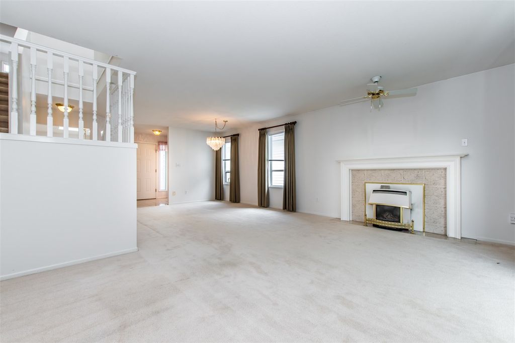listing image 1108704439605386335
