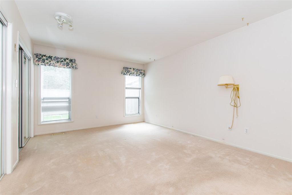 listing image 1101020478558584829