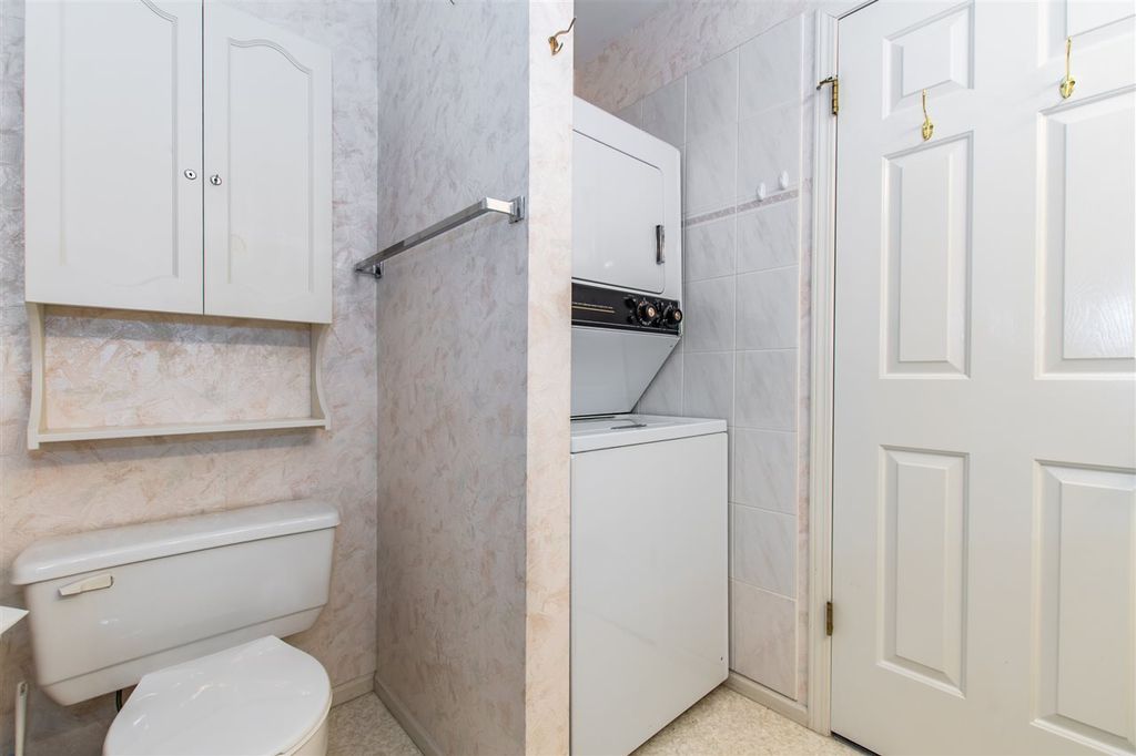 listing image 1101122571491099354