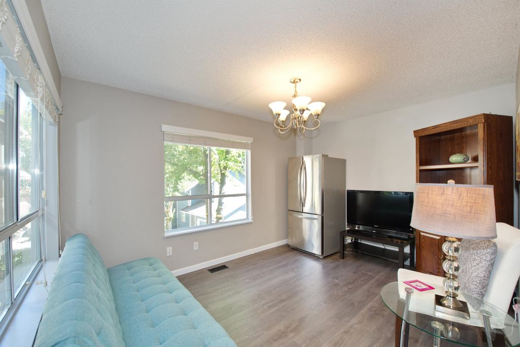 listing image 1100834429559521126