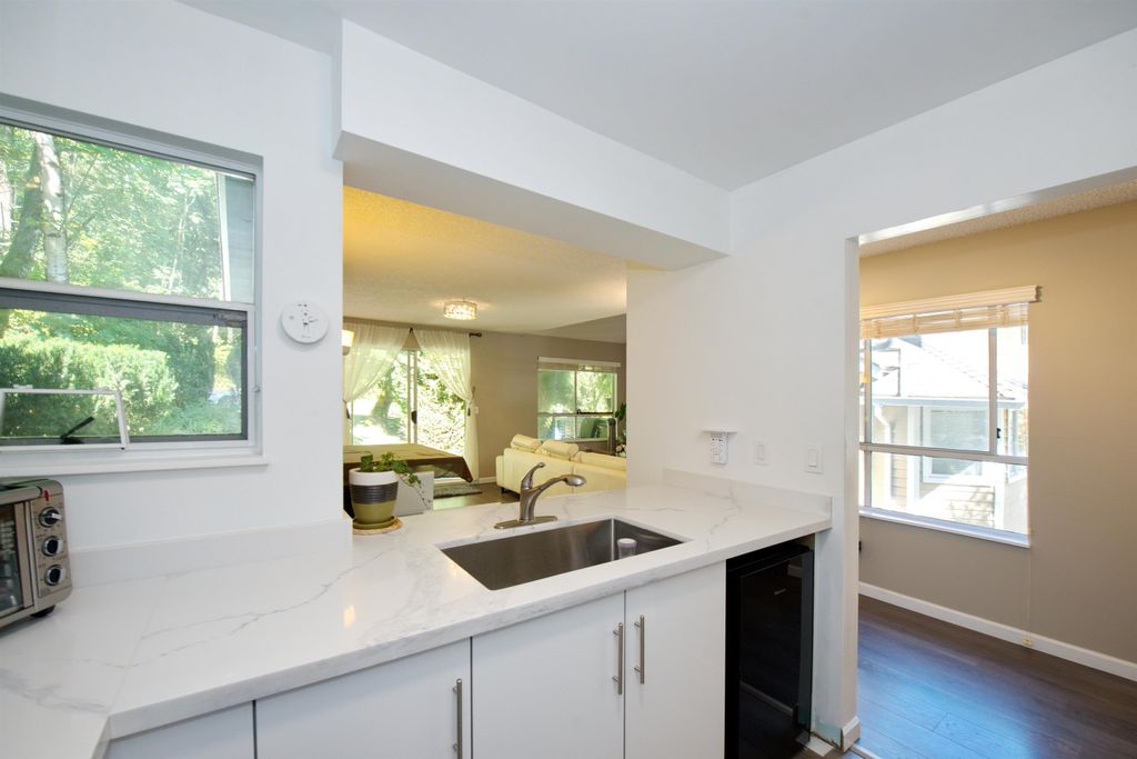 listing image 1103103131578395325