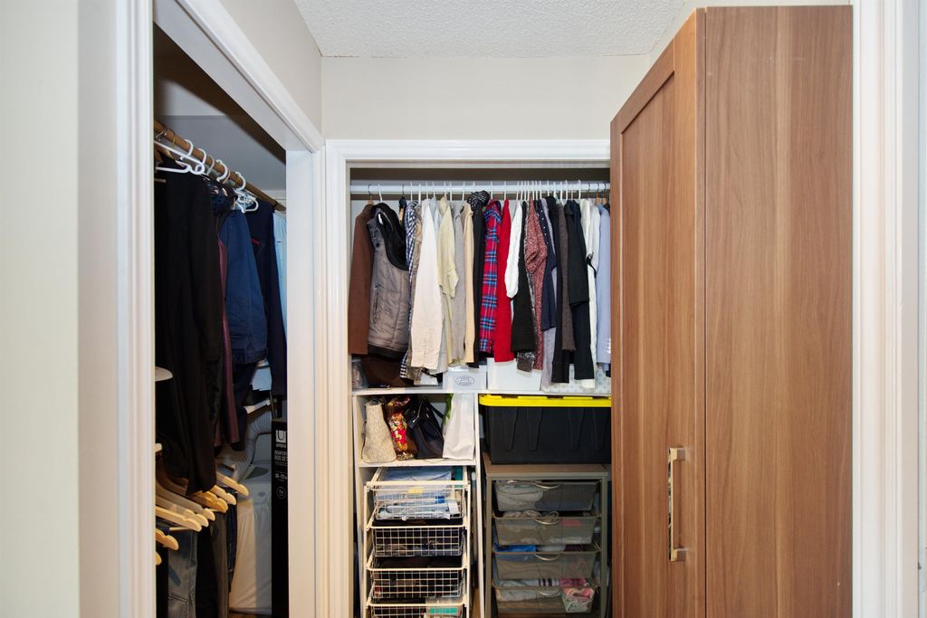 listing image 1109595443460367694