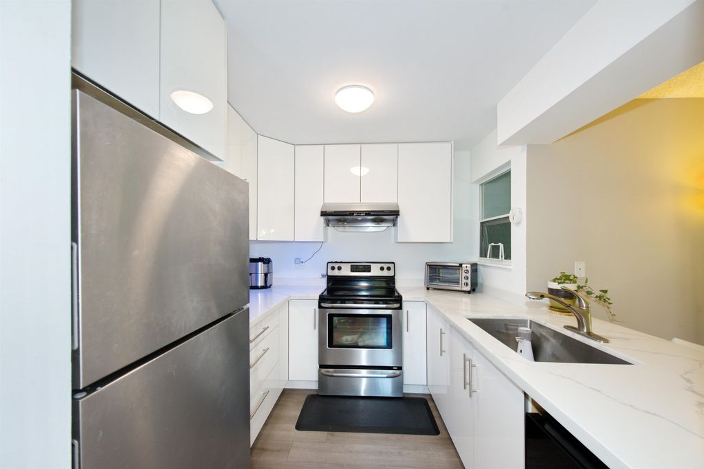 listing image 1104439837892905492