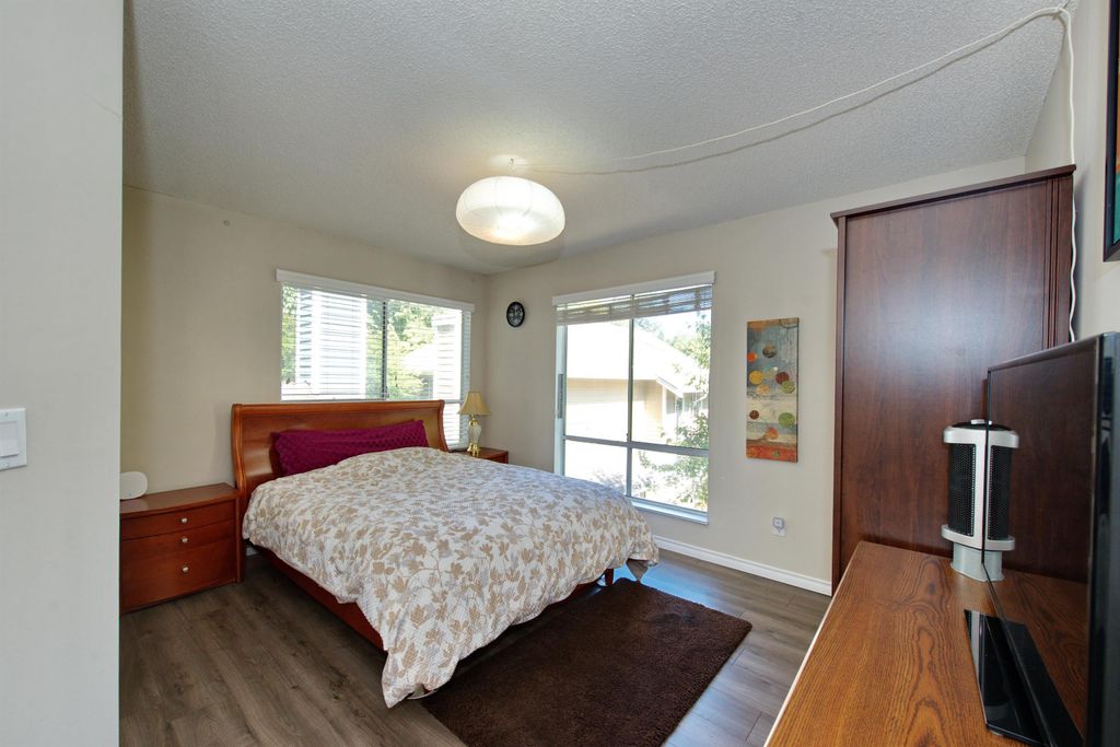 listing image 1102281151747014615