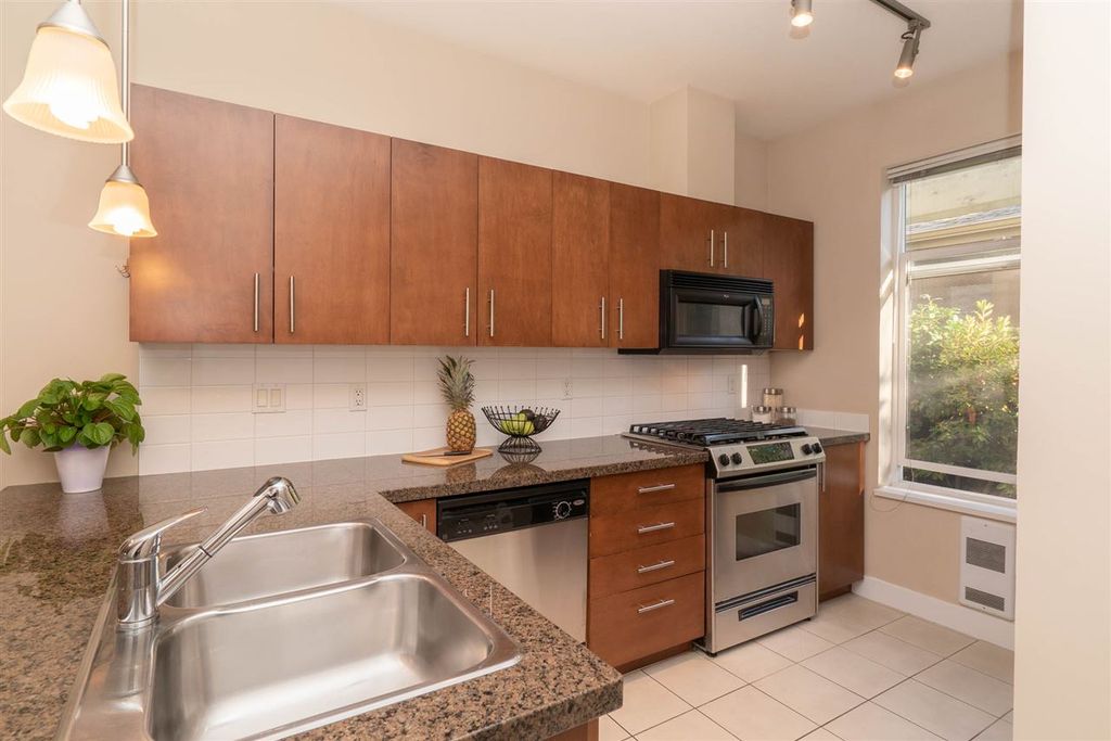 listing image 1109762228617249344