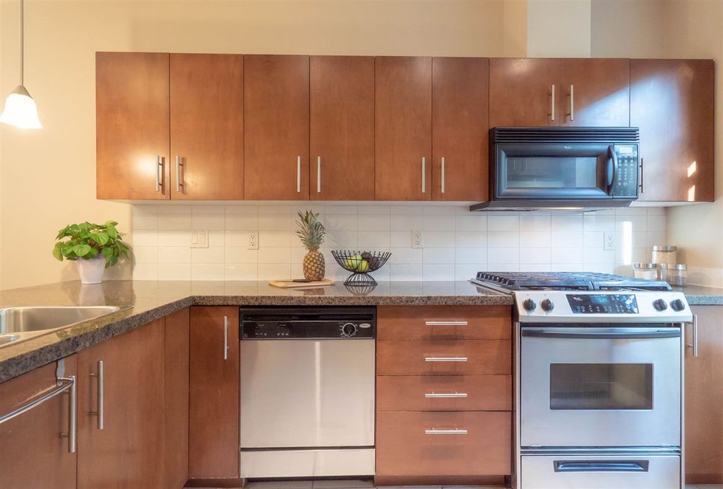 listing image 1102482449054160929