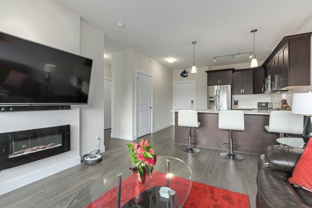 listing image 1104317825133241765