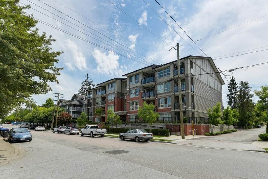 listing image 1106903271962092355