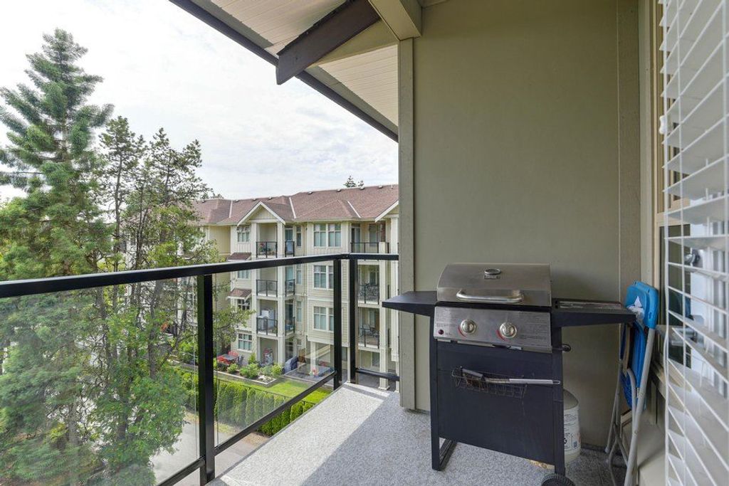 listing image 1108871690612896704