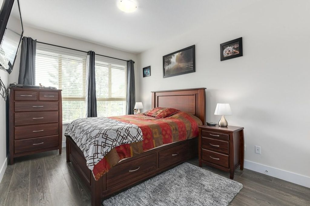 listing image 1101666536913960879