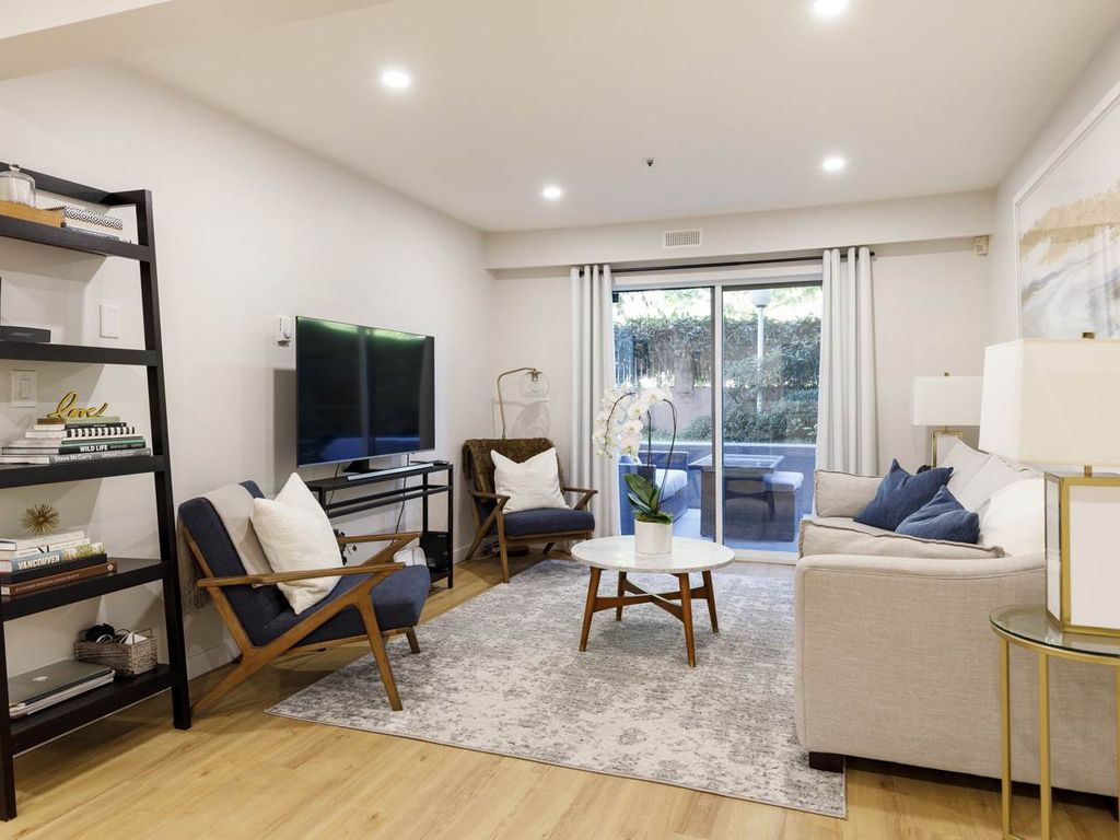 listing image 1107365055833400840